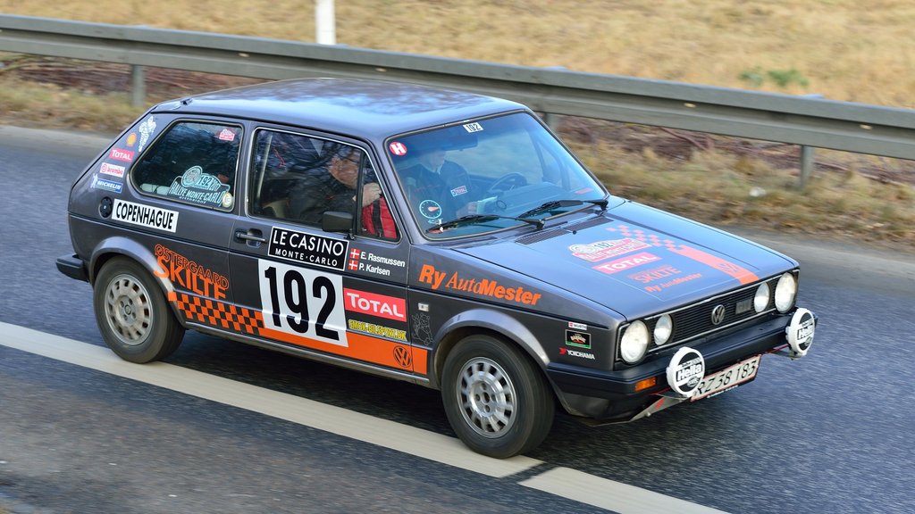 Peter Karlsen, Holbæk og Erik Rasmussen, Ry, har stor erfaring med fra flere tidligere Rally Monte Carlo Historique. De kan også komme helt til tops, og har tidligere været bedste danske gennemførende dansk mandskab.